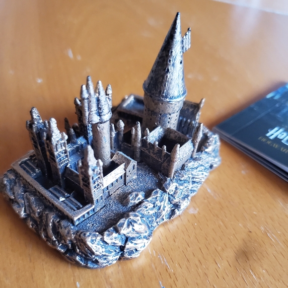 Harry Potter light up castle, booklet and magazine - Picture 12 of 13